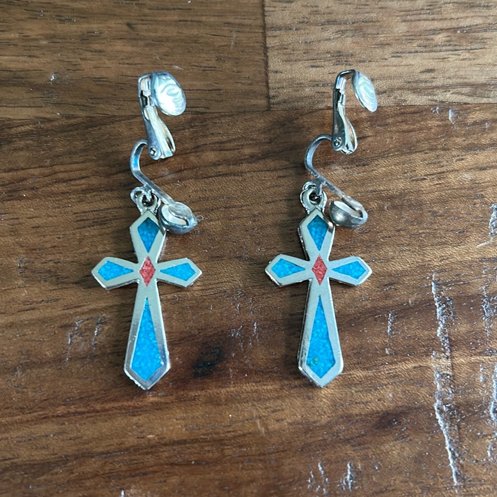 Handmade Elegant Sterling Silver Cross Clip on Earrings with Intricate Design - Picture 3 of 5